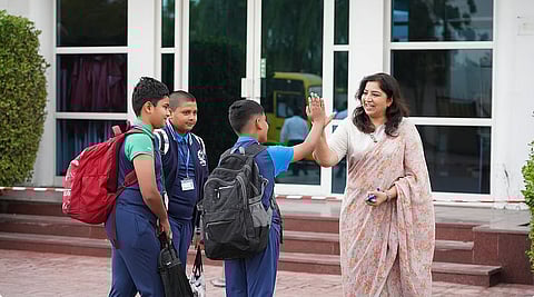 "الحلم الأمريكي" يتلاشى: ارتفاع رسوم التأشيرة يدفع الطلاب الهنود في الإمارات نحو وجهات بديلة