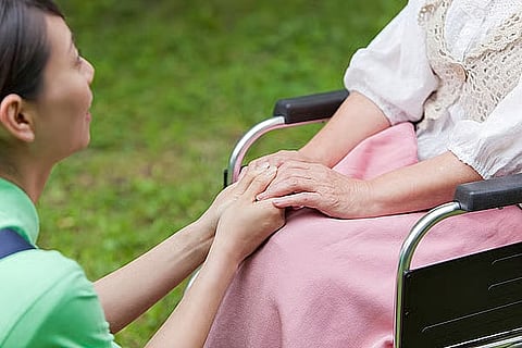 الإمارات: الذكاء الاصطناعي في العمل الاجتماعي يثير تحذيرات بشأن الثقة والخصوصية