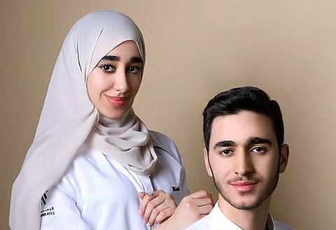 بموهبة فائقة: توأم إماراتي يتصدر قائمة "أصغر الطهاة المعتمدين" في الدولة
