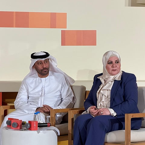 الدكتورة آلاء الطائي على اليمين. صور الخليج تايمز: وعد بركات