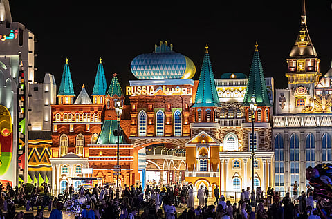 القرية العالمية موسمية و"ريفرلاند"مركز عائلي متقدم
