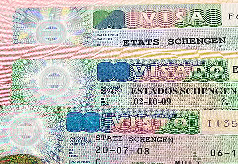 مواعيد "شنغن" تُغلق أبوابها: سباق محموم في الإمارات للحاق بأعياد أوروبا