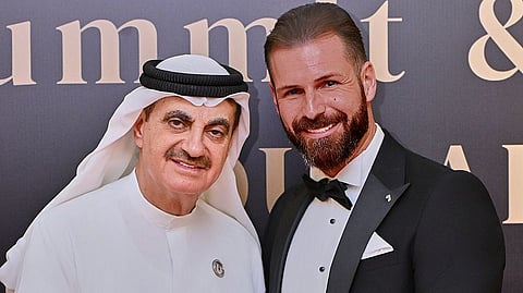 رومان جيراردان فريس يتوج بجائزة «المحامي المؤثر» في الإمارات