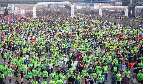 العداؤون خلال الحدث الرئيسي لتحدي دبي للياقة السنوي، على شارع الشيخ زايد. صورة ملف من الخليج تايمز: شهاب