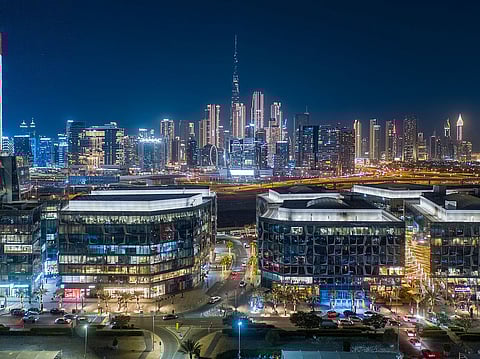 الإمارات تقود نموّ الخليج: توقعات قوية للناتج غير النفطي في 2026