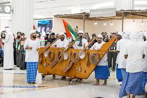 مطارات دبي تحتفل بعيد الاتحاد ال54 بإحياء أجواء الفريج التراثي