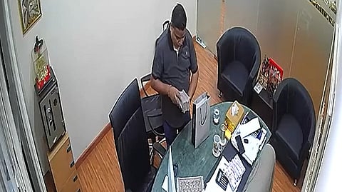 لقطة شاشة من فيديو بواسطة موظف سابق 