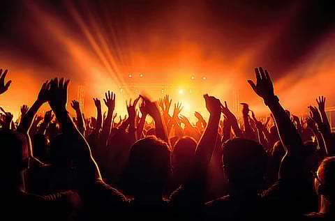 جيل الذكريات: شباب الإمارات يفضلون الحفلات والإقامات الفندقية على الهدايا المادية