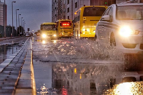 الإمارات: طقس غير مستقر وأمطار غزيرة متوقعة الأحد