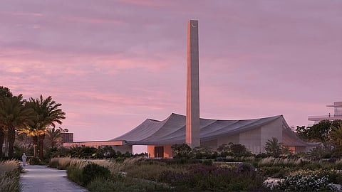 مسجد الجمعة في نخلة جبل علي