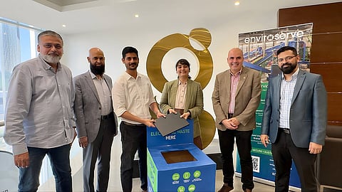 إدارة كلداري وإنفايروسيرف خلال حملة النفايات الإلكترونية.