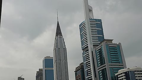  الإمارات تدعو القطاع الخاص للحذر في أماكن العمل خلال اليومين المقبلين