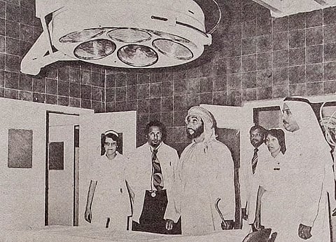 21 ديسمبر 1981: المغفور له الشيخ زايد بن سلطان آل نهيان يفتتح مستشفى جديدًا بسعة 50 سريرًا في بلدة غياثي