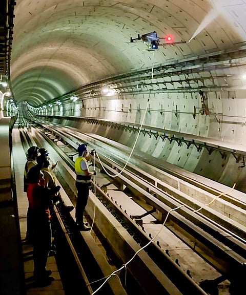 طرق دبي تستبق المستقبل وتطوع "الدرون" لضمان سلامة أنفاق المترو 