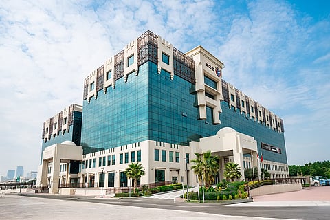 محاكم دبي تعلق عمليات الدفع المباشر ليلة رأس السنة