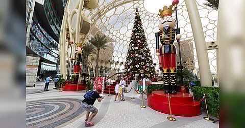 محمد بن زايد ومحمد بن راشد ..رسائل سلام من الإمارات للعالم في عيد الميلاد