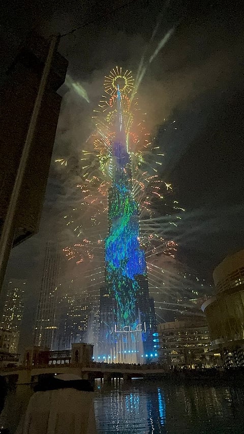 "بروفة الإبهار".. برج خليفة يستعد "سراً" لليلة رأس السنة