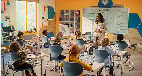 قانون اتحادي جديد للمناهج التعليمية في الإمارات لتعزيز الهوية الوطنية والقيم