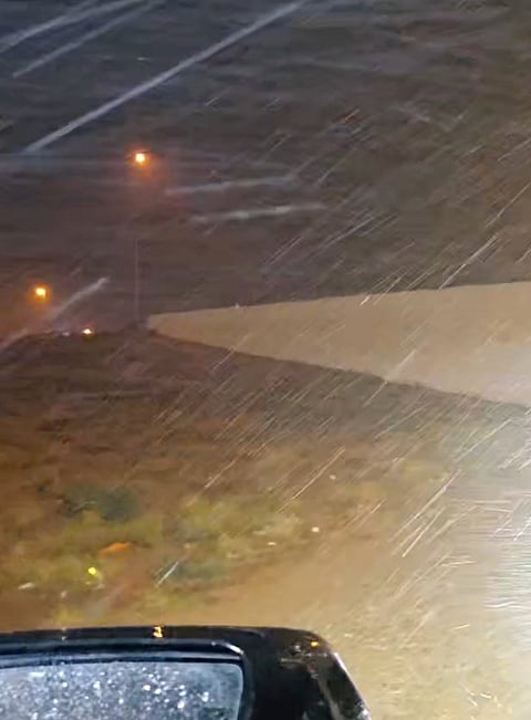 أمطار معتدلة برأس الخيمة والحث على اتخاذ احتياطات السلامة