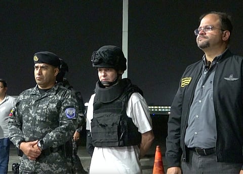 صورة: لقطة شاشة من فيديو وكالة الأنباء الفرنسية تظهر روبرتو كارلوس ألفاريز، المعروف بالاسم المستعار 'إل جيرينتي'، وهو زعيم إكوادوري مزعوم لمجموعة حرب عصابات كولومبية