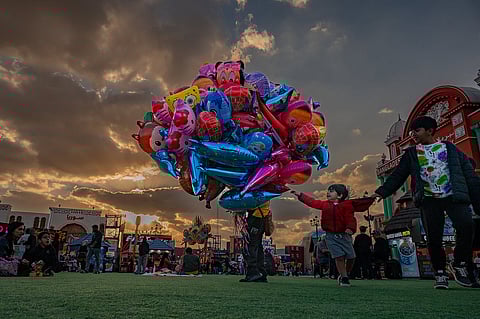 شمس الإمارات تودع عام 2025 بفيض من السحر