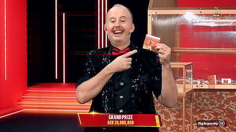 فلبينية تفوز بـ 30 مليون درهم في "بيج تيكيت" أبوظبي وتفوت مكالمة الحظ