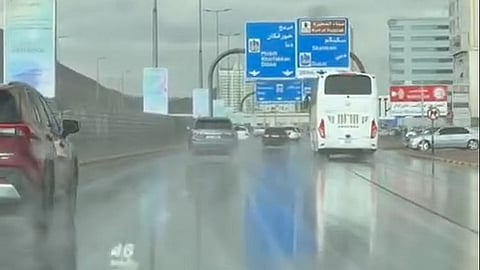 أمطار الفجيرة ورأس الخيمة ترسم لوحة شتوية خلابة