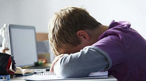 رحلوا وبقيت ذكراهم.. مدارس الإمارات تحتضن حزن التلاميذ