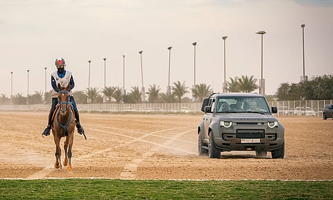 محمد بن راشد يتابع حمده  آل علي إلى خط النهاية، وتتبعها ميثاء محمد القبيسي عن كثب