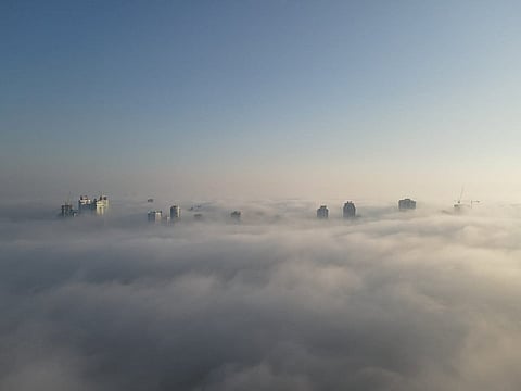 تحذير أحمر من الضباب وانخفاض في درجات الحرارة