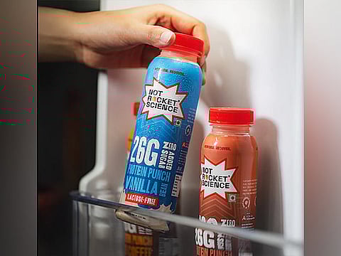 عضلات أم أوهام: أطباء الإمارات يحذرون من "فخ" مخفوق البروتين