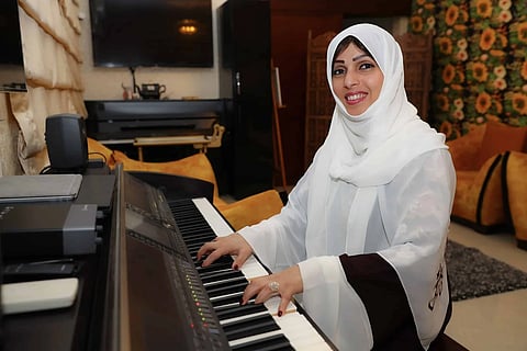 "إيمان الهاشمي" ألحاني أسئلة وجودية والبيانو لغتي 