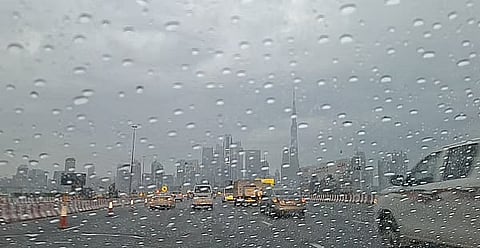 أمطار متوقعة اليوم والحرارة بأبوظبي 31 درجة مئوية