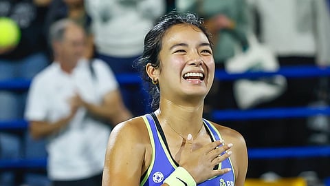 ألكسندرا إيالا تحتفل بفوزها. 