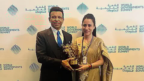 روبيل ناجي (يسار)