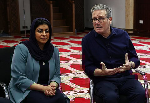 زار رئيس الوزراء البريطاني كير ستارمر ووزيرة الداخلية شابانا محمود مسجد بيسهافن العام الماضي