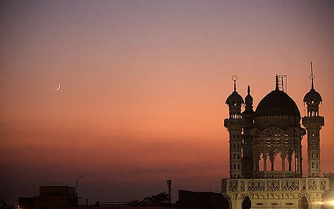 الإمارات تتحرى هلال رمضان وتدعو الجمهور للمشاركة