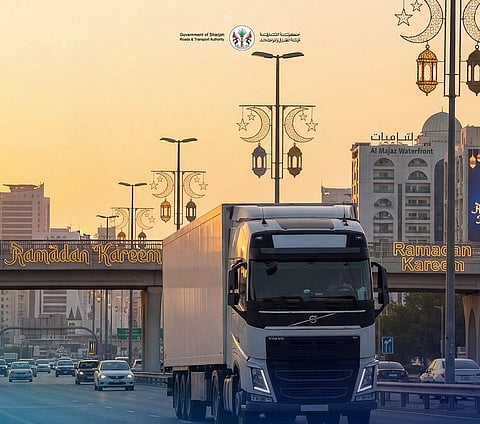 الشارقة: تعديل المواعيد الرمضانية لحركة لشاحنات 