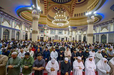 NA280225-SK-RAMADANالمصلون يؤدون صلاة التراويح في مسجد الفاروق عمر بن الخطاب في أول أيام شهر رمضان المبارك. 27 فبراير 2025. تصوير شهاب