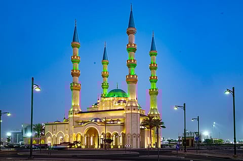 الإمارات ودول الخليج تستقبل شهر رمضان المبارك غداً