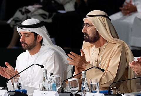 محمد بن راشد وحمدان بن محمد يُعفيان 316 مواطناً من قروضِ الإسكان بمناسبة رمضان