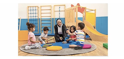 يمكن للمدارس وأولياء الأمور أن يقرروا بشكل مشترك ما إذا كان FS1 أو FS2 هو الأنسب لطفل