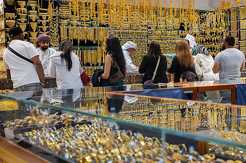 توقع بنك جي بي مورغان تشيس أن أسعار الذهب قد تصل إلى 6000 دولار في عام 2026