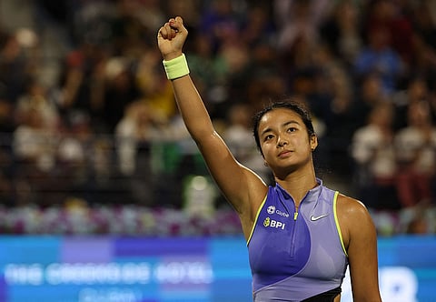 ألكسندرا إيالا من الفلبين تتفاعل خلال مباراتها في ربع النهائي ضد كوكو غوف من الولايات المتحدة. 