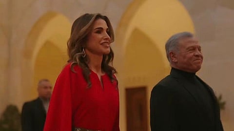 الملكة رانيا والملك عبد الله ملك الأردن. الصورة: لقطة شاشة من الفيديو