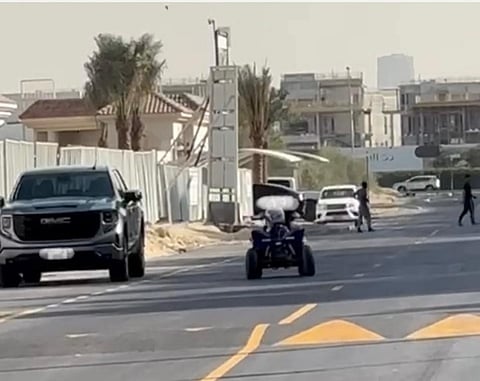 حجز دراجة بـ 50 ألف درهم وبلاغ قانوني ضد ولي أمر بدبي