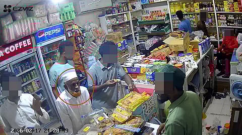 لقطات كاميرات المراقبة من بقالة في المنطقة الصناعية بعجمان حيث شوهد سروق آخر مرة ليلة 17 فبراير