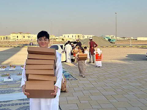 أكثر من مجرد وجبة.. أهالي الشارقة يصنعون "بهجة الإفطار" للعمال