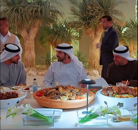 حمدان بن محمد يجسد قيم التلاحم في مأدبة إفطار رمضانية