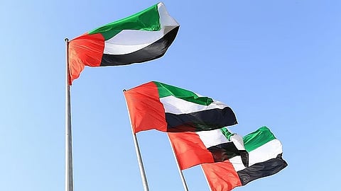 الدفاعات الجوية الإماراتية ترصد وتدمر مئات الصواريخ والمسيرات